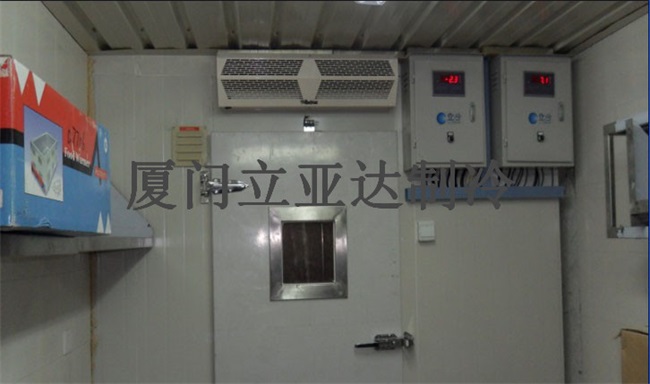 ���~�ك����